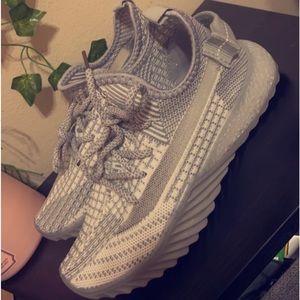 brand new tennis running shoes